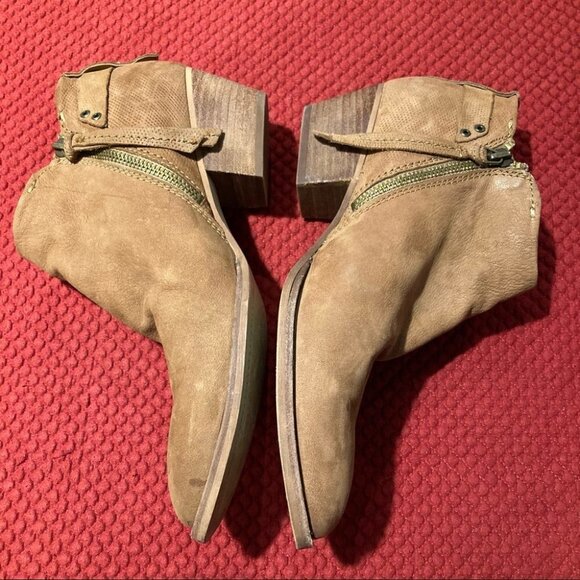 DOLCE VITA Sz 9 Western Style Stacked Heel Suede Leather Booties Inside Zipper - Picture 3 of 15